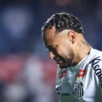 Neymar en pleurs avec le maillot de Santos - ICON SPORT