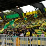 Supporters nantais lors de la rencontre entre le FC Nantes et le Stade Rennais à la Beaujoire