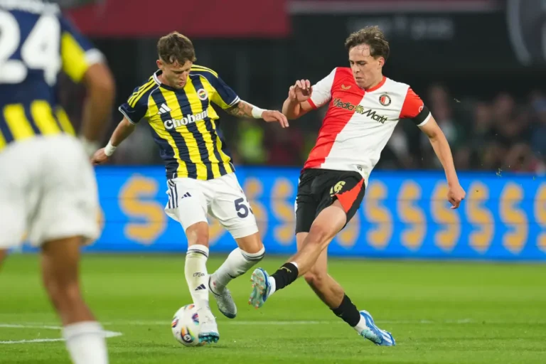 Sebastian Szymański