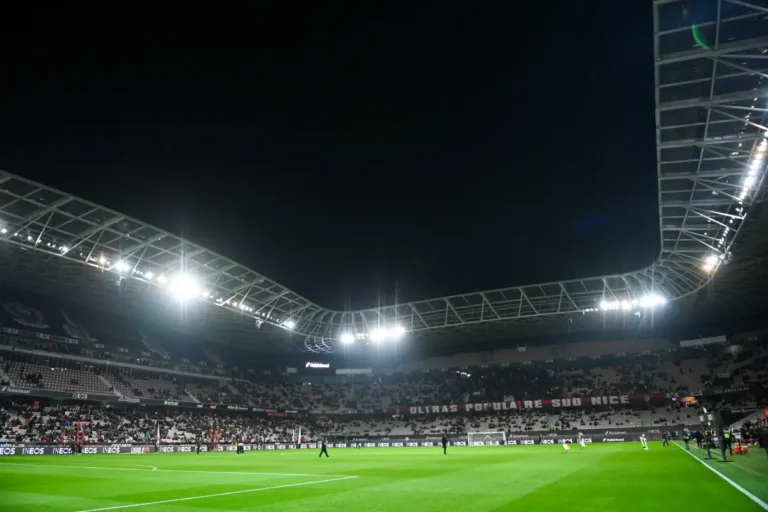 Supporters de l'OGC Nice à l'Allianz Riviera