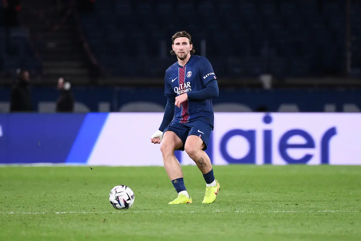 PSG : Zabarnyi relancé au milieu de terrain, l’idée folle