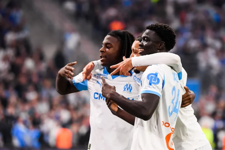 Darryl Bakola et Robinio Vaz