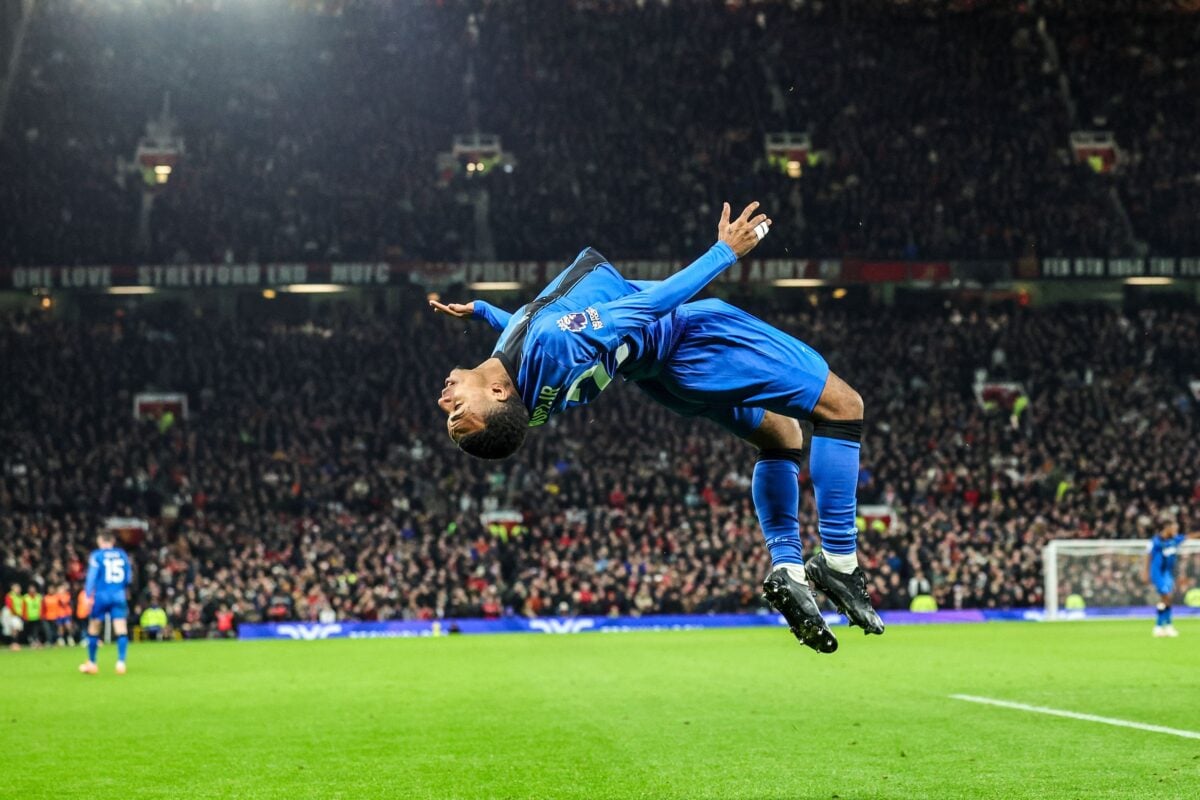 Info Média Foot : Un rendez-vous à Londres pour Eli Junior Kroupi, le PSG accélère !