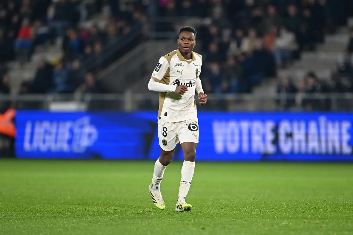 Mercato Lens : Un cador anglais prêt à casser la banque pour un Sang et Or Mamadou Sangaré