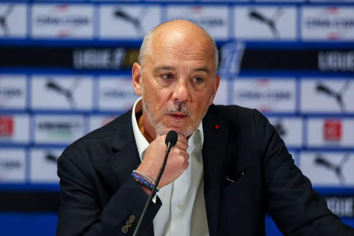 OM : Pas de folie au mercato ? Le tacle inattendu de Stéphane Richard à Liverpool Stéphane Richard