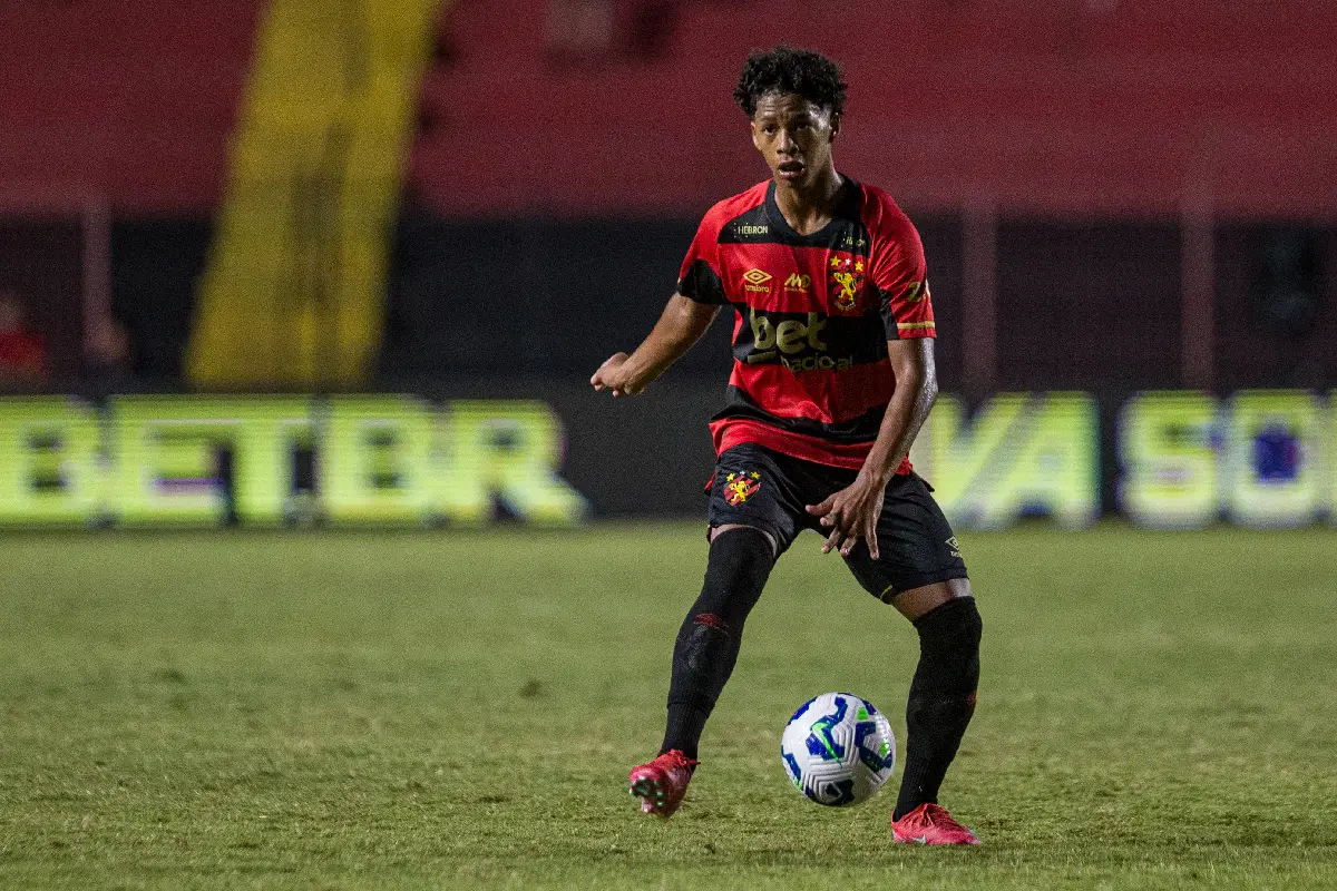 Mercato : Un crack brésilien de 18 ans affole l'OM et Lille ! Zé Lucas